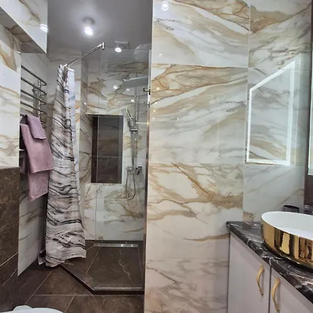 Apartmán Luxury Flat Near Opera 3 *